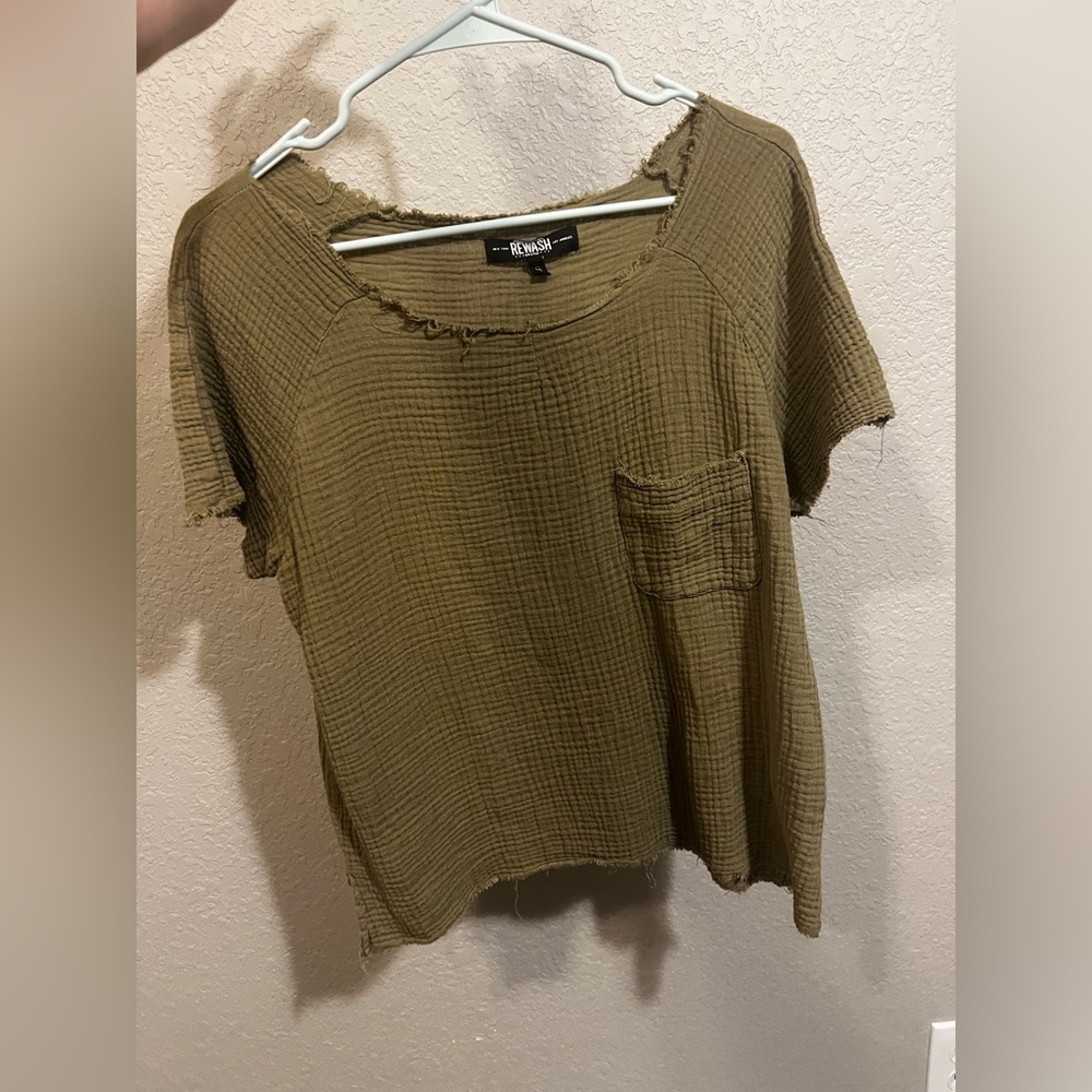 Green linen-like T-shirt distressed